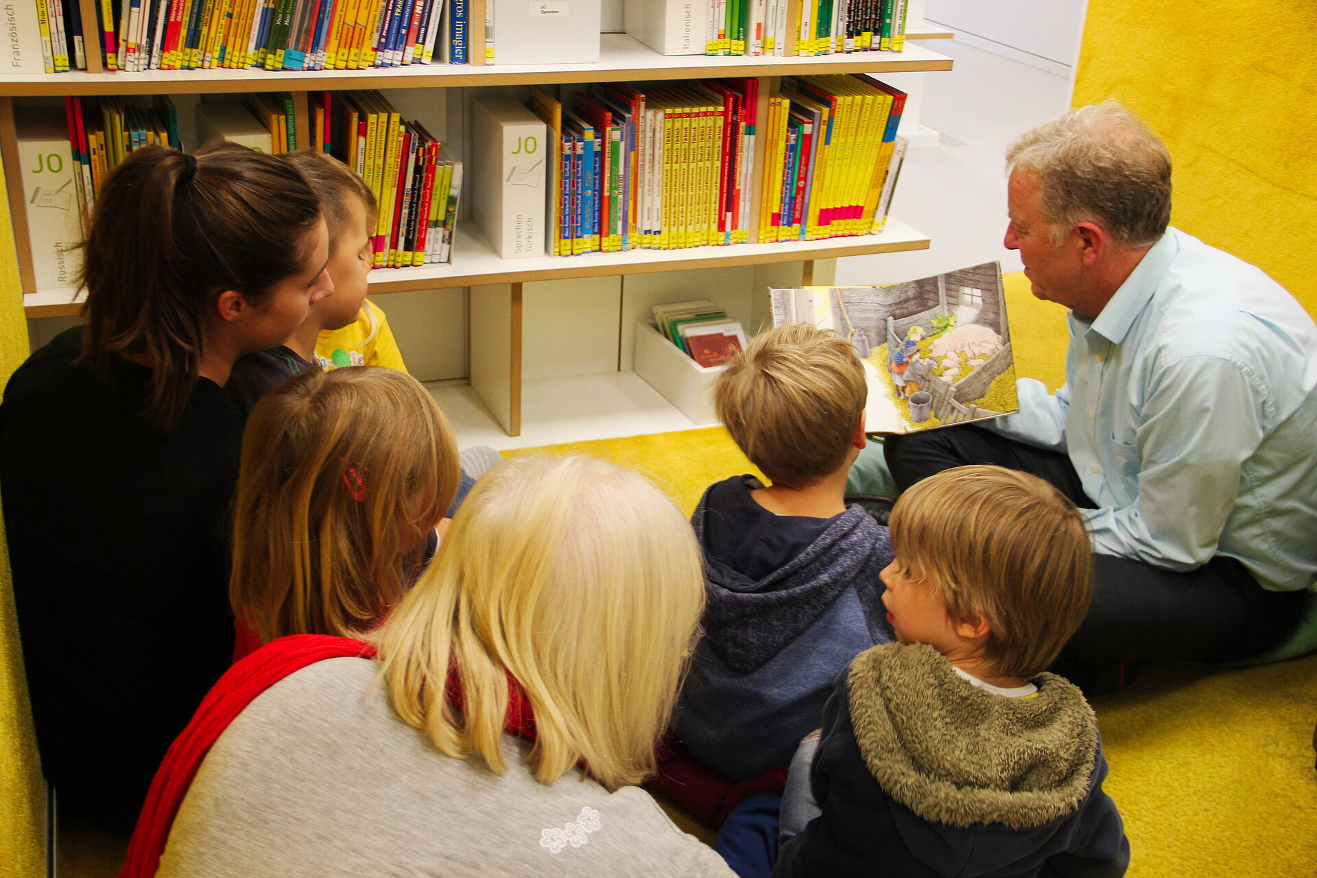 Leseohren BM Schairer liest vor