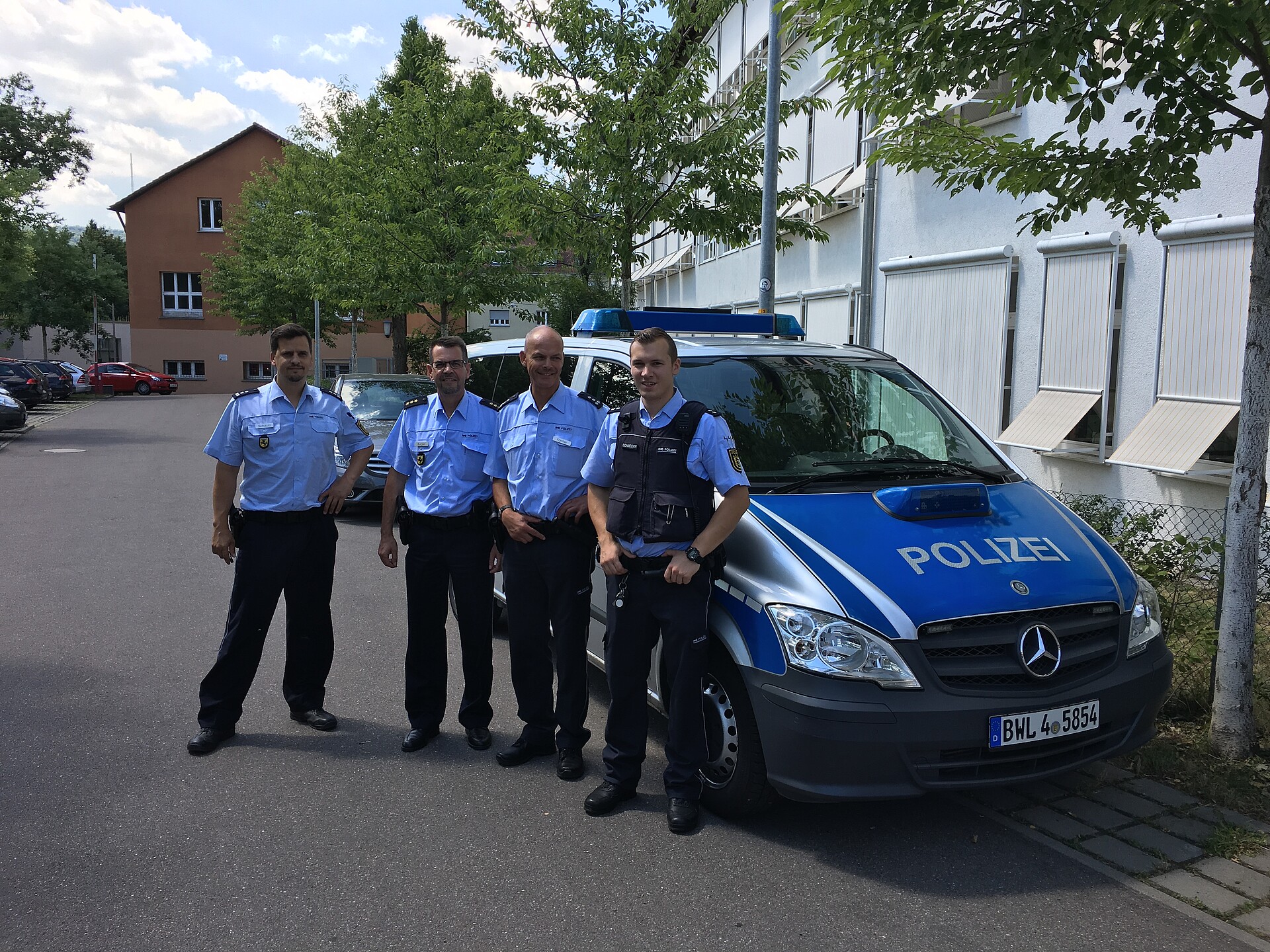 Polizisten lesen vor Leseohren Stuttgart