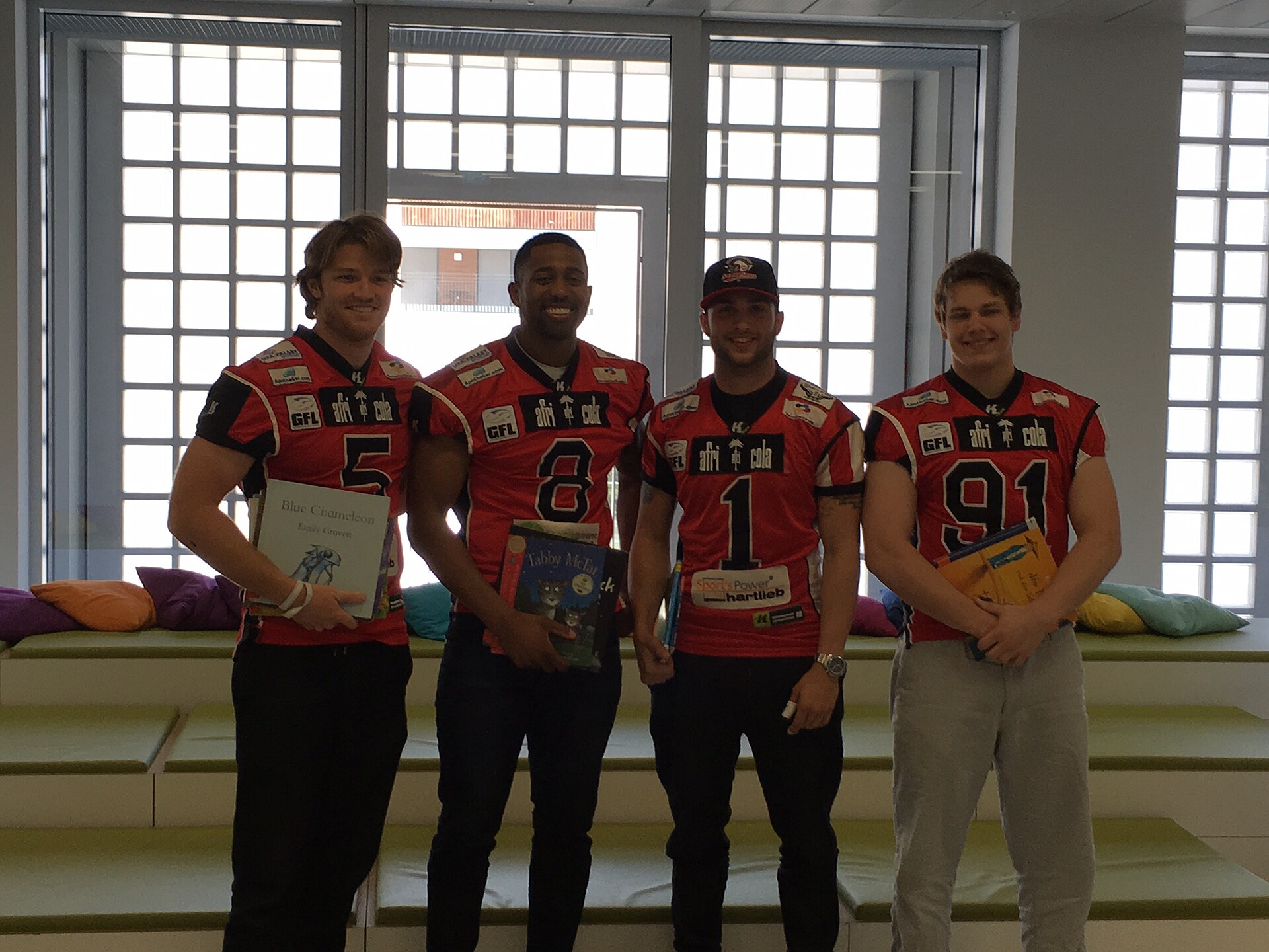 Berufsgruppen lesen vor Stuttgarter Scorpions